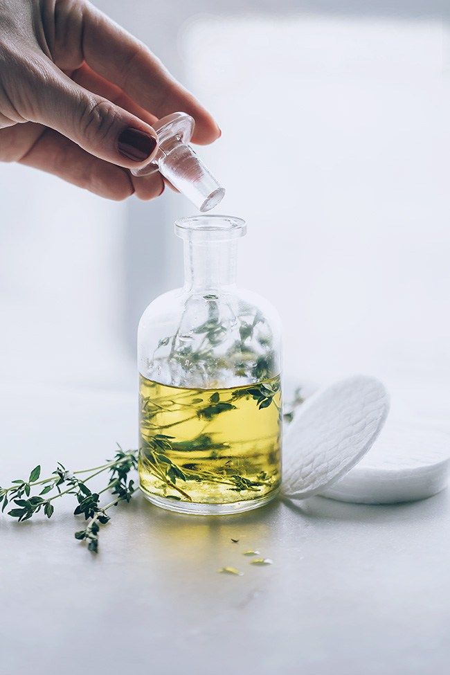 Herbal Oil – Ancient Wisdom for Modern Skincare